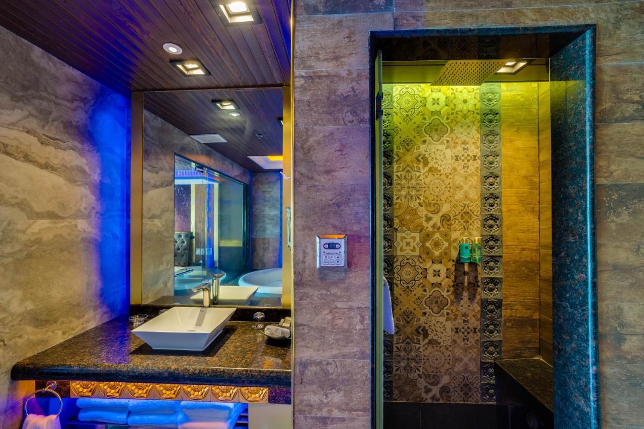 Two Bedroom Aqua Suite